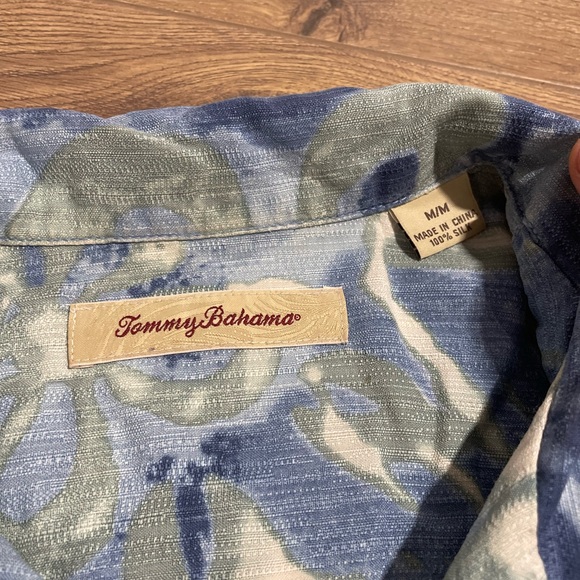 TOMMY BAHAMA VINTAGE 100% Silk Blue/Green Trippy Flowers Hawaiian Shirt Men’s M - Picture 3 of 6